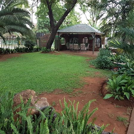 Gemstone Guest House Klerksdorp Exteriér fotografie