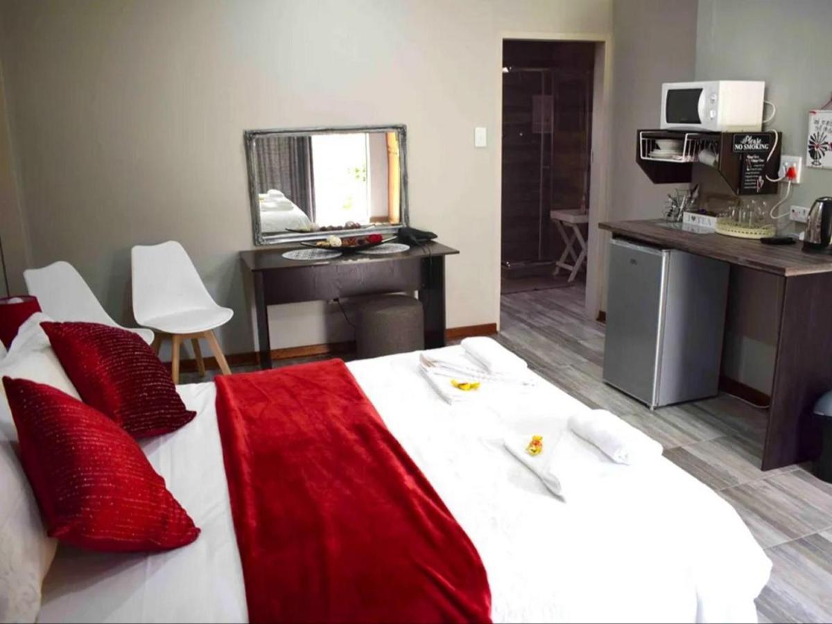 Gemstone Guest House Klerksdorp Exteriér fotografie