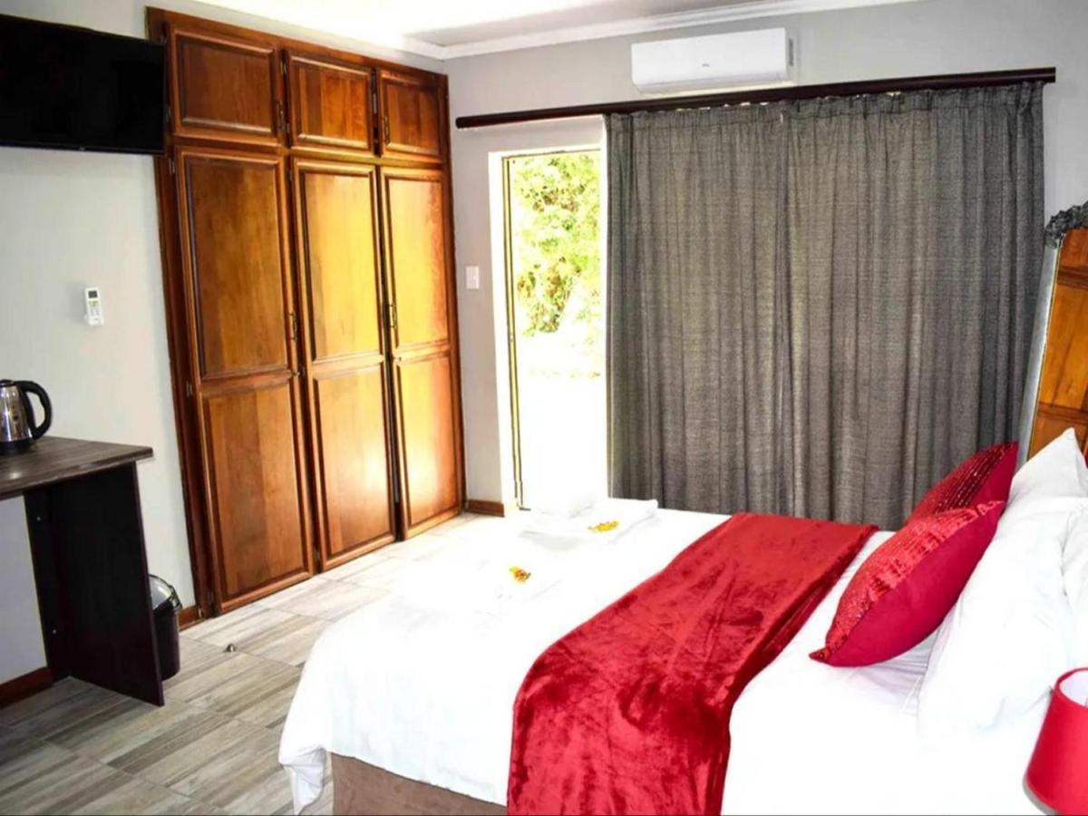 Gemstone Guest House Klerksdorp Exteriér fotografie