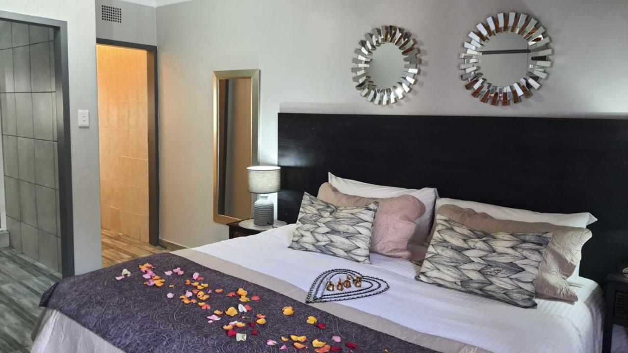 Gemstone Guest House Klerksdorp Exteriér fotografie