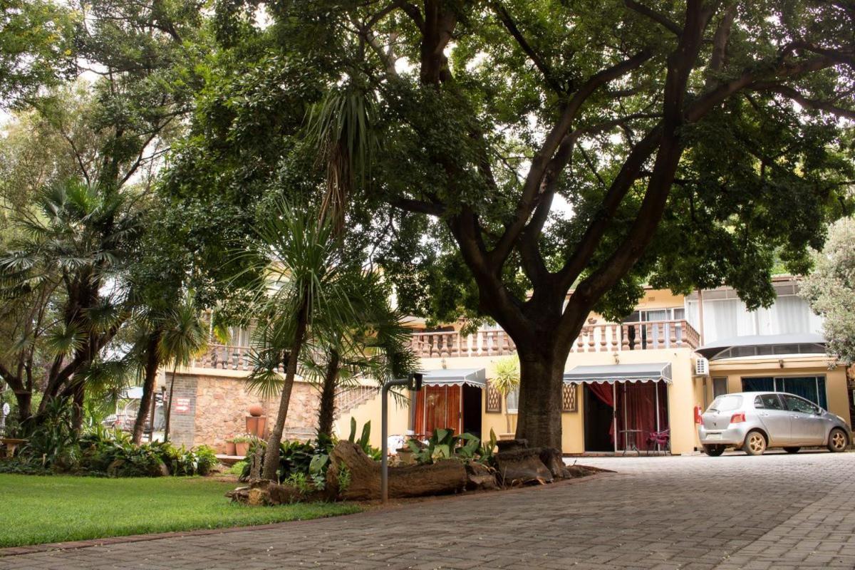 Gemstone Guest House Klerksdorp Exteriér fotografie