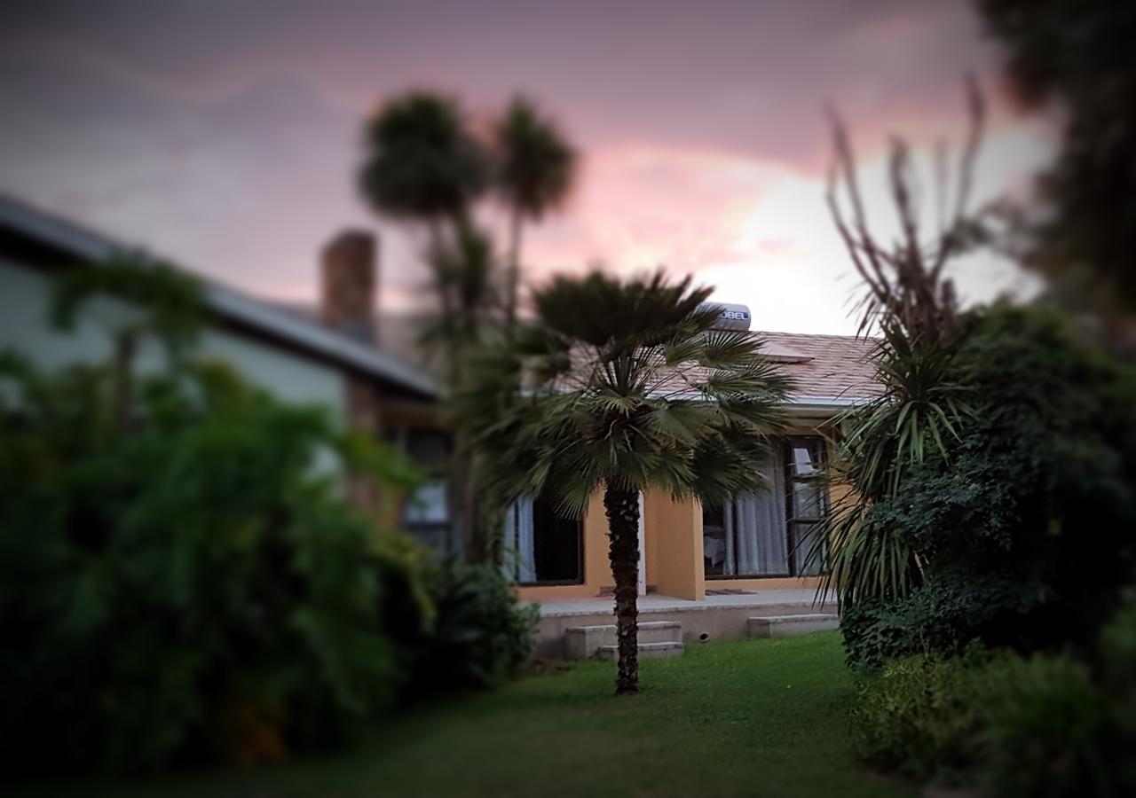Gemstone Guest House Klerksdorp Exteriér fotografie