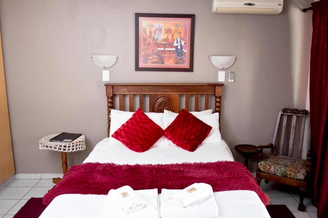 Gemstone Guest House Klerksdorp Exteriér fotografie